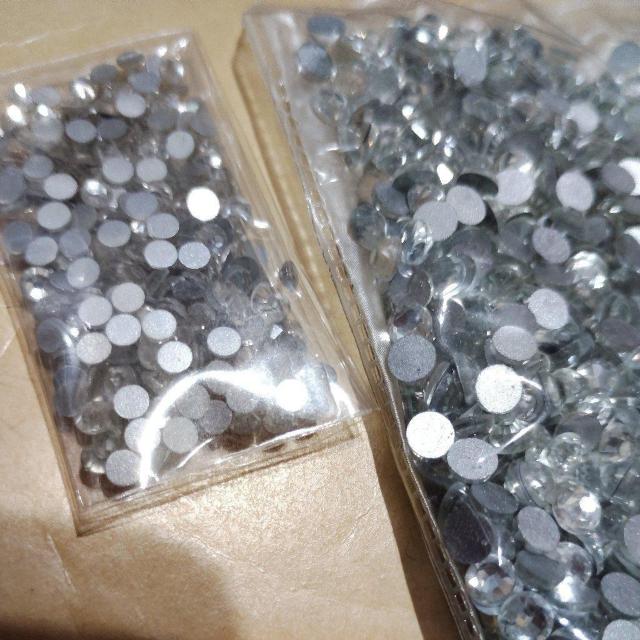 高級ガラスストーン ss20 720粒 & ss12 300粒 < 香水/コスメ/ネイル  高級ガラスストーン ss20 720粒 & ss12 300粒  < 香水/コスメ/ネイルの