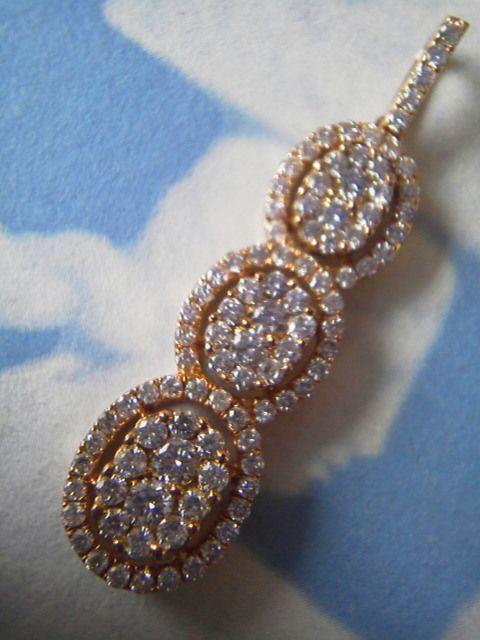 美品超豪華ダイヤ1カラット18金ピンクゴールドネックレストップ < 女性アクセサリー/時計 美品超豪華ダイヤ1カラット18金ピンクゴールドネックレストップ < 女性アクセサリー/時計の