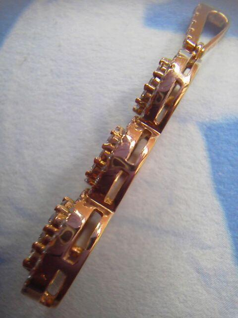 美品超豪華ダイヤ1カラット18金ピンクゴールドネックレストップ < 女性アクセサリー/時計 美品超豪華ダイヤ1カラット18金ピンクゴールドネックレストップ < 女性アクセサリー/時計の