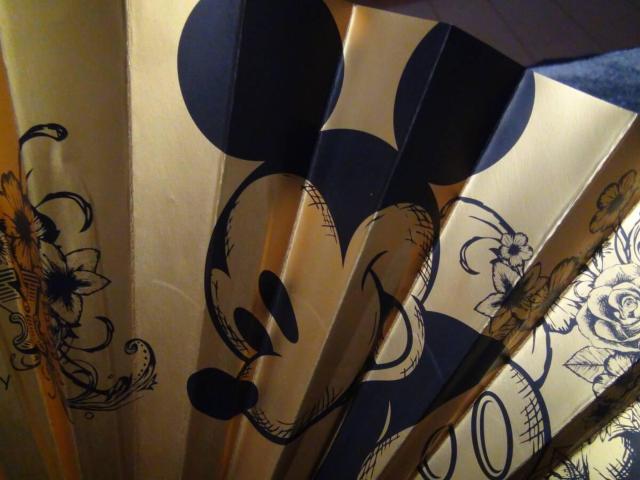 ミッキーマウス ビッグ扇子 ゴールドミッキーマウスの扇子大きい57.5cm !。 < アニメ/コミック/キャラクター ミッキーマウス ビッグ扇子 ゴールドミッキーマウスの扇子大きい57.5cm !。 < アニメ/コミック/キャラクターの