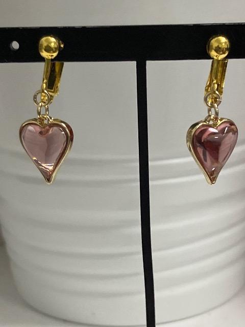 ハンドメイド ハートのチャームを使用したイヤリング < 女性ファッション  ハンドメイド ハートのチャームを使用したイヤリング < 女性ファッションの