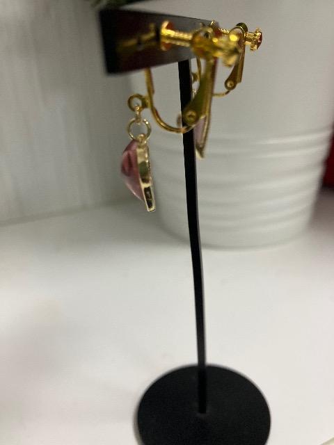 ハンドメイド ハートのチャームを使用したイヤリング < 女性ファッション  ハンドメイド ハートのチャームを使用したイヤリング < 女性ファッションの