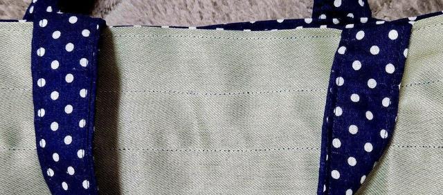 ���F���n�ɔ��F���ʖ͗l�̋В��o�b�N�̗��ɔ��O�����F�̐��n���g���В��p�̂Ђ��ɔ��F�Ɛ��F�͗l�́@�̂т̂���Ђ���t���܂����B �� �y�b�g/��|/���|�� 