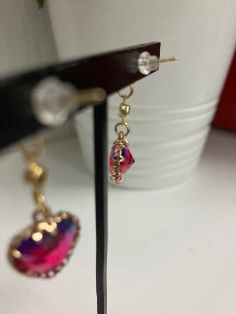 ハンドメイド ハートのグラデーションチャームを使用したピアス ブルー、ピンク < 女性ファッション  ハンドメイド ハートのグラデーションチャームを使用したピアス ブルー、ピンク < 女性ファッションの