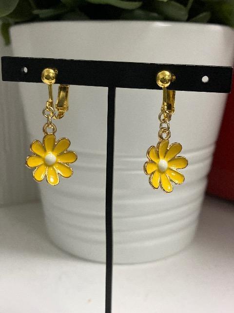 ハンドメイド 花のチャームを使用したイヤリング < 女性ファッション  ハンドメイド 花のチャームを使用したイヤリング  < 女性ファッションの