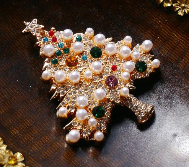 新品 アンティーク調 きらきらストーン フェイクパール クリスマスツリー ブローチ < 女性アクセサリー/時計 新品 アンティーク調 きらきらストーン フェイクパール クリスマスツリー ブローチ < 女性アクセサリー/時計の