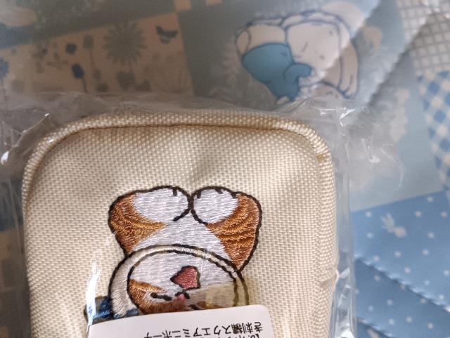 モフサンド、カラナビつき刺繍スクエアミニポーチ、ホワイト < 女性ファッション モフサンド、カラナビつき刺繍スクエアミニポーチ、ホワイト < 女性ファッションの