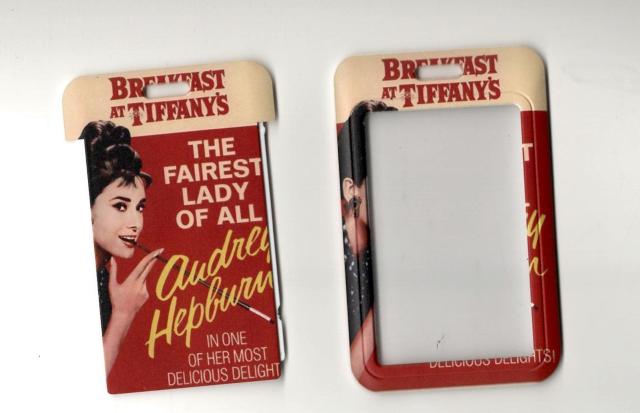 新品 ティファニーで朝食を オードリー・ヘプバーン IDカードホルダーケース ネックストラップ付き ICカードケース < 女性ファッション 新品 ティファニーで朝食を オードリー・ヘプバーン IDカードホルダーケース ネックストラップ付き ICカードケース < 女性ファッションの