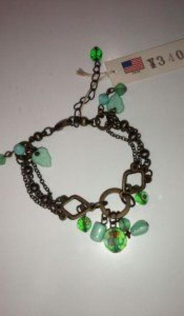 マットゴールドブレスレットグリーンリーフ&クリスタルボール付 < 女性アクセサリー/時計  マットゴールドブレスレットグリーンリーフ&クリスタルボール付  < 女性アクセサリー/時計の