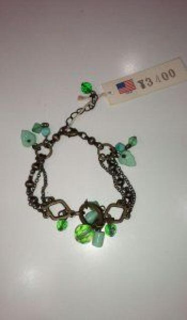 マットゴールドブレスレットグリーンリーフ&クリスタルボール付 < 女性アクセサリー/時計  マットゴールドブレスレットグリーンリーフ&クリスタルボール付 < 女性アクセサリー/時計の