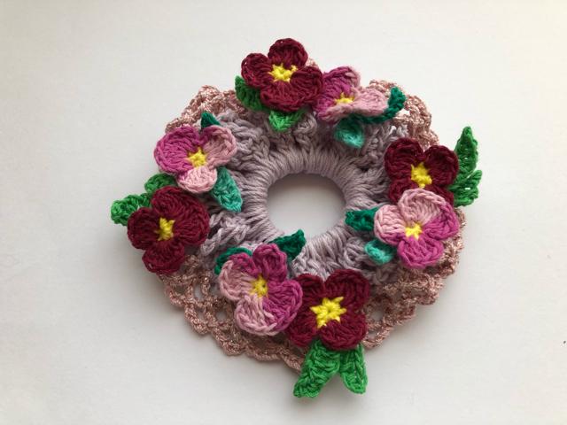 ハンドメイド シュシュ すみれがいっぱい♪ ガーリー axes好 < 女性ファッション  ハンドメイド シュシュ すみれがいっぱい♪ ガーリー axes好  < 女性ファッションの