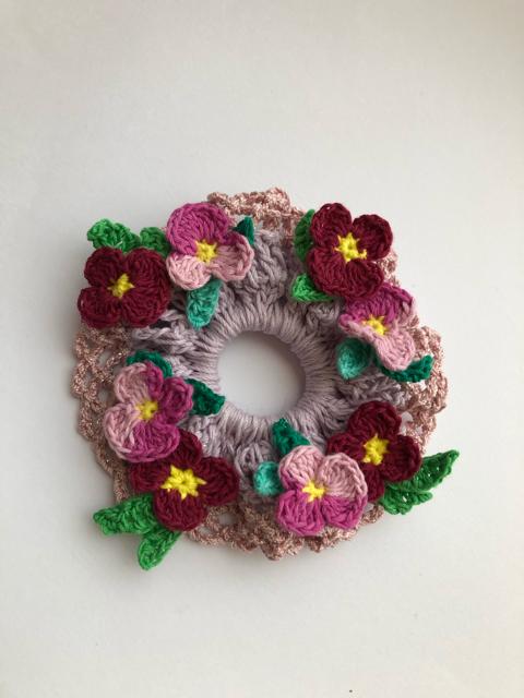 ハンドメイド シュシュ すみれがいっぱい♪ ガーリー axes好 < 女性ファッション  ハンドメイド シュシュ すみれがいっぱい♪ ガーリー axes好 < 女性ファッションの