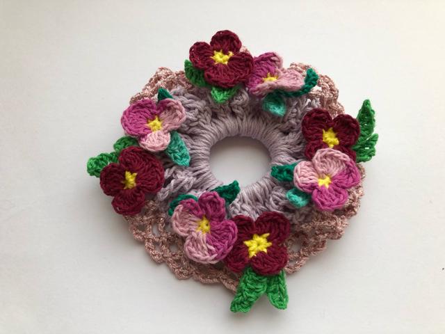 ハンドメイド シュシュ すみれがいっぱい♪ ガーリー axes好 < 女性ファッション  ハンドメイド シュシュ すみれがいっぱい♪ ガーリー axes好 < 女性ファッションの