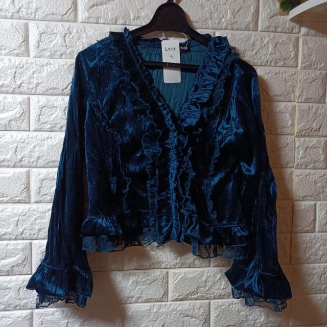 新品★ベロア★フロントフリルトップス/カーキ < 女性ファッション  新品★ベロア★フロントフリルトップス/カーキ  < 女性ファッションの