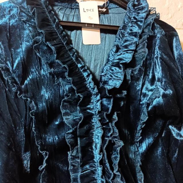 新品★ベロア★フロントフリルトップス/カーキ < 女性ファッション  新品★ベロア★フロントフリルトップス/カーキ < 女性ファッションの