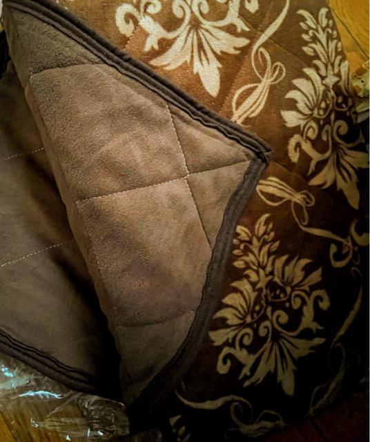 保温わた入り!マイクロフリース素材!優雅な高貴なオーナメント柄!シングルサイズ!わた入り!軽量!暖か毛布!新品!焦茶色系色合い! < インテリア/ライフ  保温わた入り!マイクロフリース素材!優雅な高貴なオーナメント柄!シングルサイズ!わた入り!軽量!暖か毛布!新品!焦茶色系色合い! < インテリア/ライフの