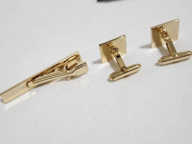 正規 ジバンシィ オールドクラシック ロゴ×クロスチェーン ブロックカフス 金 コンビボタン 喜平ネクタイピン タイ留め SET < ブランド  正規 ジバンシィ オールドクラシック ロゴ×クロスチェーン ブロックカフス 金 コンビボタン 喜平ネクタイピン タイ留め SET < ブランドの