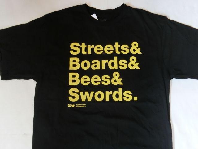 レア【DC】x【Wu-Tang】コラボLIMITED創設20周年記念TシャツUS S < 男性ファッション  レア【DC】x【Wu-Tang】コラボLIMITED創設20周年記念TシャツUS S  < 男性ファッションの