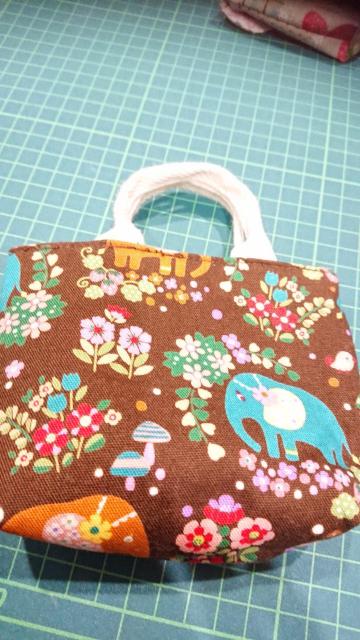 ハンドメイド  プチ手提げ(ぞう)マチ付き < 女性ファッション  ハンドメイド  プチ手提げ(ぞう)マチ付き < 女性ファッションの