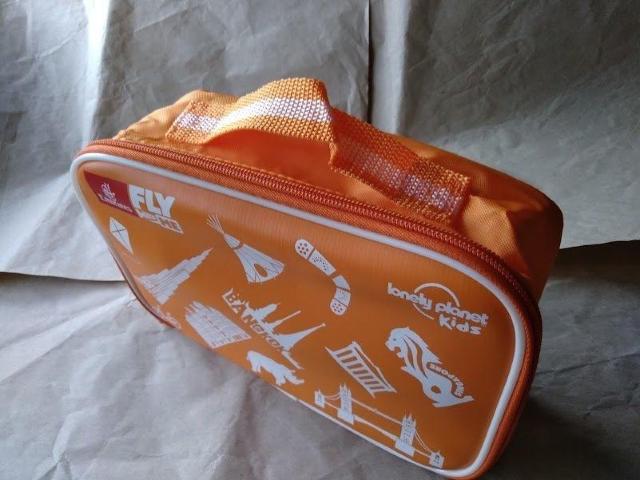 エミレーツ航空キッズアメニティ/ランチクーラーEmirates FLY WITH ME lonely planet kids保冷 < キッズ/ベビー  エミレーツ航空キッズアメニティ/ランチクーラーEmirates FLY WITH ME lonely planet kids保冷 < キッズ/ベビーの