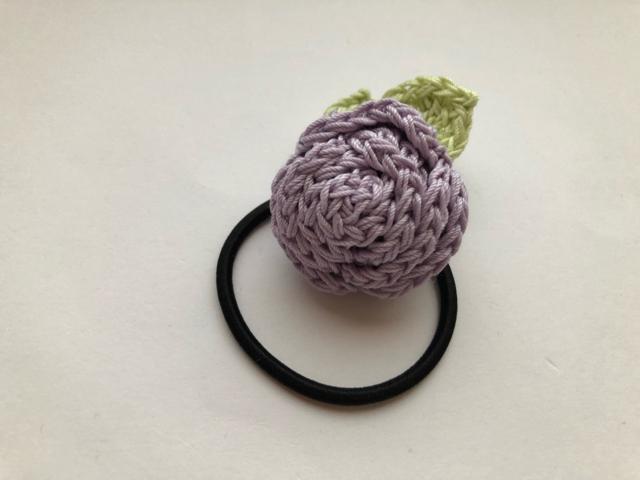 ハンドメイド ヘアゴム ブローチ 巻き巻き薔薇 ラベンダー < 女性ファッション  ハンドメイド ヘアゴム ブローチ 巻き巻き薔薇 ラベンダー < 女性ファッションの