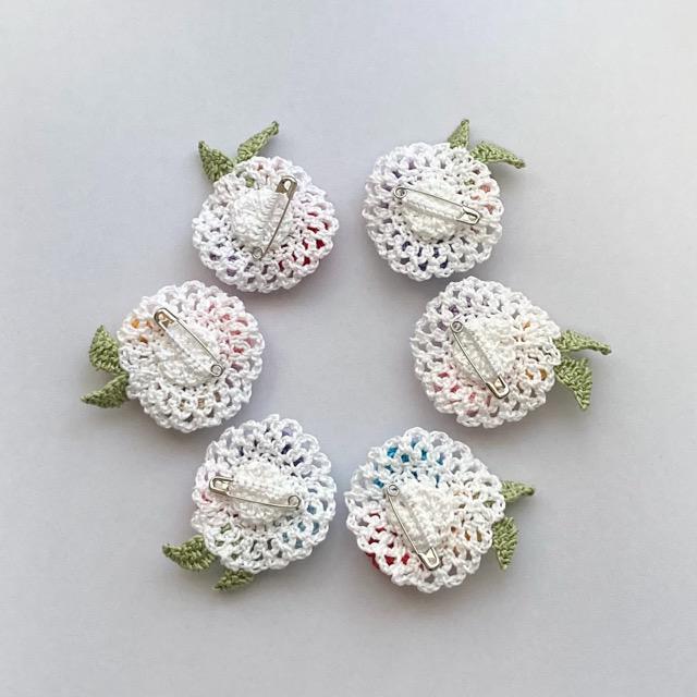 ハンドメイド♪レース編み お花畑のブローチ < 女性ファッション  ハンドメイド♪レース編み お花畑のブローチ < 女性ファッションの