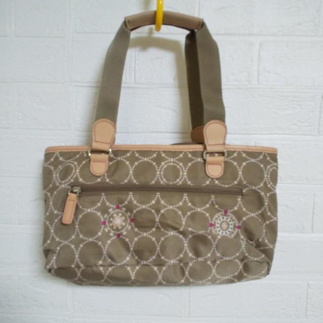 【百貨店購入】BASARA TYO 軽量ナイロンバッグ < 女性ファッション  【百貨店購入】BASARA TYO 軽量ナイロンバッグ < 女性ファッションの