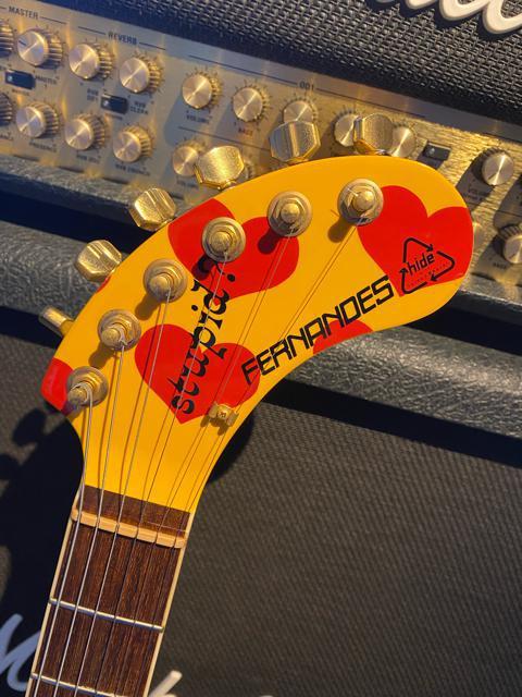 Fernandes YELLOW HEART- ZO hide ZO-3 フェルナンデス アンプ内蔵 ギター 美品 < ホビー  Fernandes YELLOW HEART- ZO hide ZO-3 フェルナンデス アンプ内蔵 ギター 美品 < ホビーの