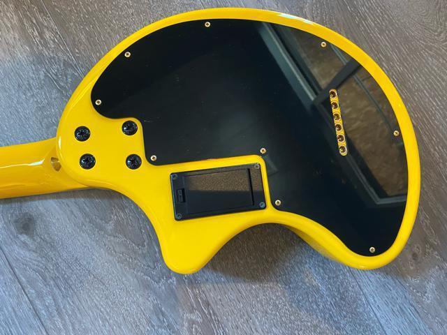 Fernandes YELLOW HEART- ZO hide ZO-3 フェルナンデス アンプ内蔵 ギター 美品 < ホビー  Fernandes YELLOW HEART- ZO hide ZO-3 フェルナンデス アンプ内蔵 ギター 美品 < ホビーの