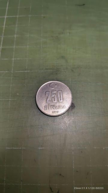 トルコ250万硬貨(2003)♪ < ホビー トルコ250万硬貨(2003)♪ < ホビーの