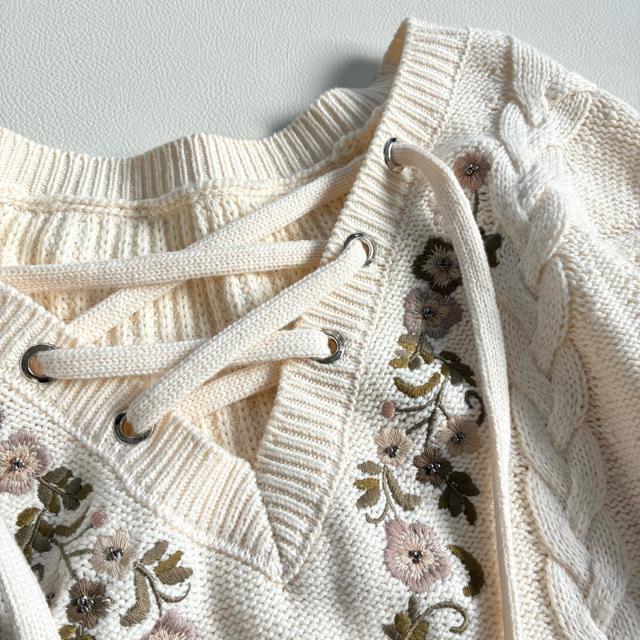 ���ɔ��i��3�����O���[�X�R���`�l���^�����h�J���背�[�X�A�b�v�j�b�g���A�C�{���[ �� �u�����h�� 