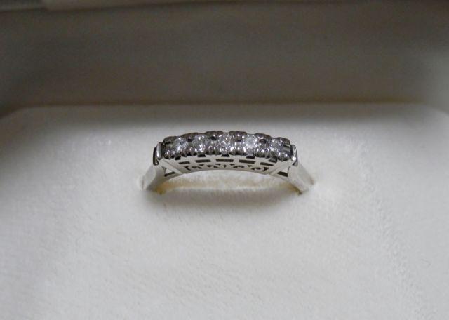 ■■繊細な枠にセッティングされた5粒ダイヤ、重ね付けにも! < 女性アクセサリー/時計  ■■繊細な枠にセッティングされた5粒ダイヤ、重ね付けにも! < 女性アクセサリー/時計の