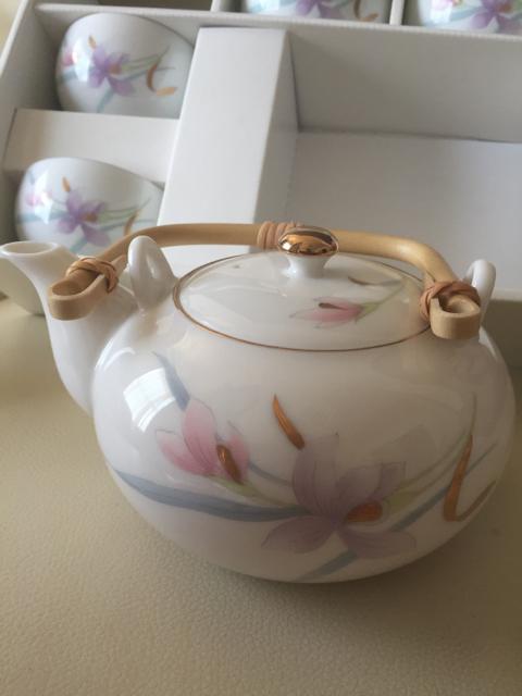 830.新品☆急須と湯飲み5客セット < インテリア/ライフ  830.新品☆急須と湯飲み5客セット < インテリア/ライフの