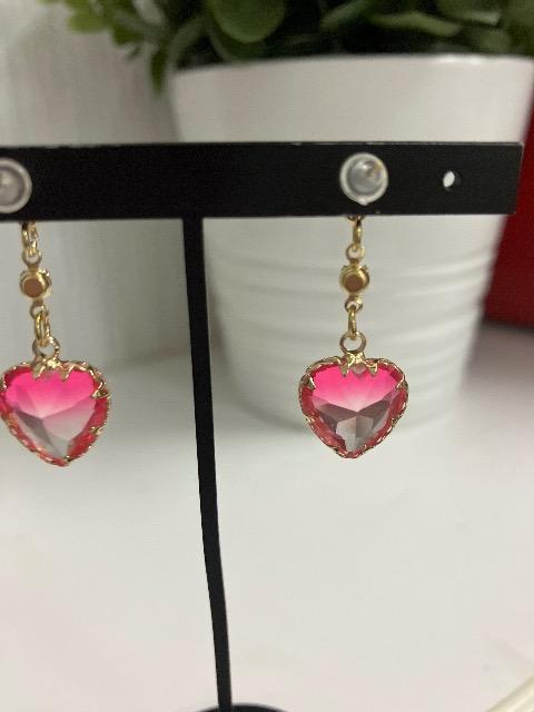ハンドメイド ハートのグラデーションチャームを使用したピアス < 女性ファッション  ハンドメイド ハートのグラデーションチャームを使用したピアス < 女性ファッションの