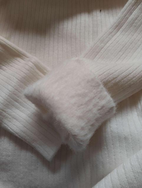 レディース 白色 リブニット ハイネックセーター 袖口ふわふわファー 長袖トップス 秋冬 < 女性ファッション レディース 白色 リブニット ハイネックセーター 袖口ふわふわファー 長袖トップス 秋冬 < 女性ファッションの