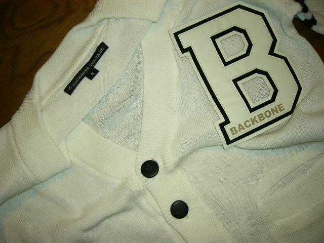 新品BACKBONEバックボーンカーディガンS白薄手カレッジロゴ < ブランド 新品BACKBONEバックボーンカーディガンS白薄手カレッジロゴ < ブランドの