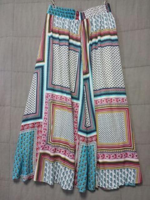 *スカーフ柄マキシスカート*新品 < 女性ファッション *スカーフ柄マキシスカート*新品 < 女性ファッションの