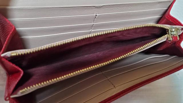 正規 ブルガリ B-Zeroリングクリップ 長財布 赤 小銭入れ有 ロングレザーウォレット 二つ折り ビッグリングアイコン金具 < ブランド  正規 ブルガリ B-Zeroリングクリップ 長財布 赤 小銭入れ有 ロングレザーウォレット 二つ折り ビッグリングアイコン金具 < ブランドの