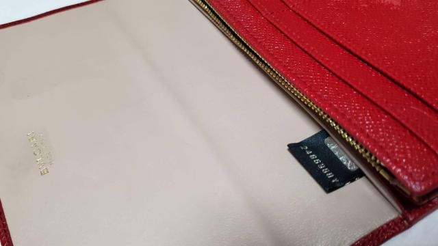 正規 ブルガリ B-Zeroリングクリップ 長財布 赤 小銭入れ有 ロングレザーウォレット 二つ折り ビッグリングアイコン金具 < ブランド  正規 ブルガリ B-Zeroリングクリップ 長財布 赤 小銭入れ有 ロングレザーウォレット 二つ折り ビッグリングアイコン金具 < ブランドの