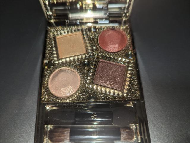 エレガンスElegance今期美品限定クリスマスコフレパルヌボールヌーヴェルアイズ#1124色アイシャドウ < ブランド エレガンスElegance今期美品限定クリスマスコフレパルヌボールヌーヴェルアイズ#1124色アイシャドウ < ブランドの