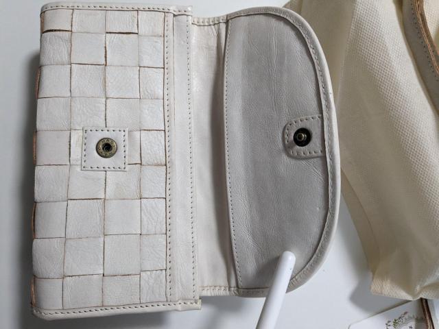 ズッケロフィラート牛革お財布ポシェット未使用難ありモバペイ送料込 < 女性ファッション ズッケロフィラート牛革お財布ポシェット未使用難ありモバペイ送料込 < 女性ファッションの