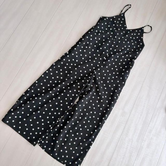 ◆GU/ジーユー◆GIRLサロペットパンツ★ブラック×ドット150cm*オールインワン*大人気アイテム♪ < ブランド  ◆GU/ジーユー◆GIRLサロペットパンツ★ブラック×ドット150cm*オールインワン*大人気アイテム♪ < ブランドの
