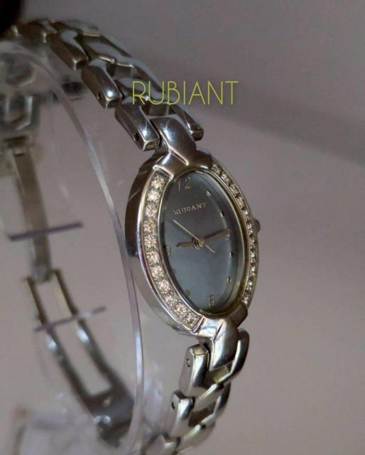 【RUBIANT】レディース 腕時計 クォーツ オーバル ダイヤベゼル シェル 鑑定済み 正規品 < 女性アクセサリー/時計 【RUBIANT】レディース 腕時計 クォーツ オーバル ダイヤベゼル シェル 鑑定済み 正規品 < 女性アクセサリー/時計の