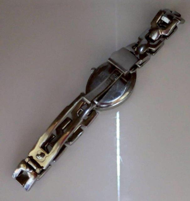 【RUBIANT】レディース 腕時計 クォーツ オーバル ダイヤベゼル シェル 鑑定済み 正規品 < 女性アクセサリー/時計 【RUBIANT】レディース 腕時計 クォーツ オーバル ダイヤベゼル シェル 鑑定済み 正規品 < 女性アクセサリー/時計の