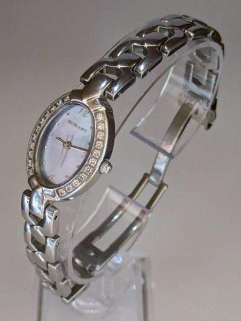 【RUBIANT】レディース 腕時計 クォーツ オーバル ダイヤベゼル シェル 鑑定済み 正規品 < 女性アクセサリー/時計 【RUBIANT】レディース 腕時計 クォーツ オーバル ダイヤベゼル シェル 鑑定済み 正規品 < 女性アクセサリー/時計の