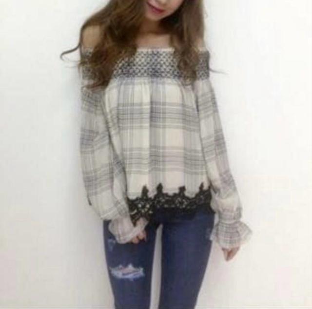 Delyle NOIR ItVgbvX   uh 