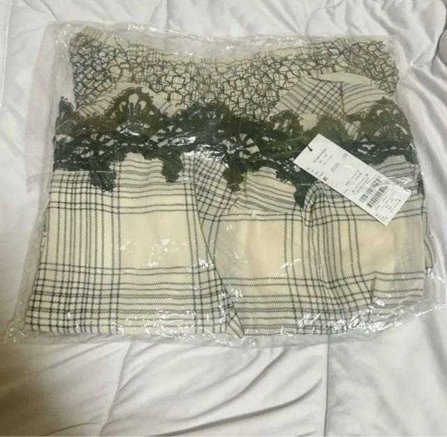 Delyle NOIR ItVgbvX  uh 