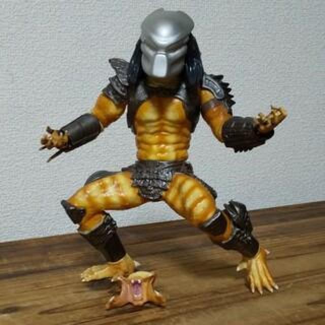 MEDICOM TOY メディコムトイ ソフビ プレデター < ホビー MEDICOM TOY メディコムトイ ソフビ プレデター < ホビーの