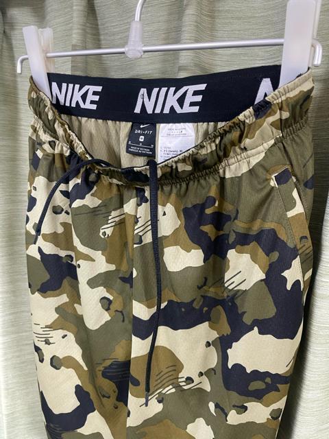 Nike ナイキ DRI-FIT ドライフィット カモフラージュ 迷彩柄 ハーフパンツ ショートパンツ サイズM カーキ系 迷彩 < ブランド Nike ナイキ DRI-FIT ドライフィット カモフラージュ 迷彩柄 ハーフパンツ ショートパンツ サイズM カーキ系 迷彩 < ブランドの