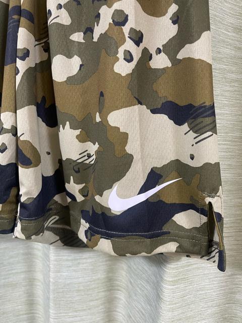Nike ナイキ DRI-FIT ドライフィット カモフラージュ 迷彩柄 ハーフパンツ ショートパンツ サイズM カーキ系 迷彩 < ブランド Nike ナイキ DRI-FIT ドライフィット カモフラージュ 迷彩柄 ハーフパンツ ショートパンツ サイズM カーキ系 迷彩 < ブランドの